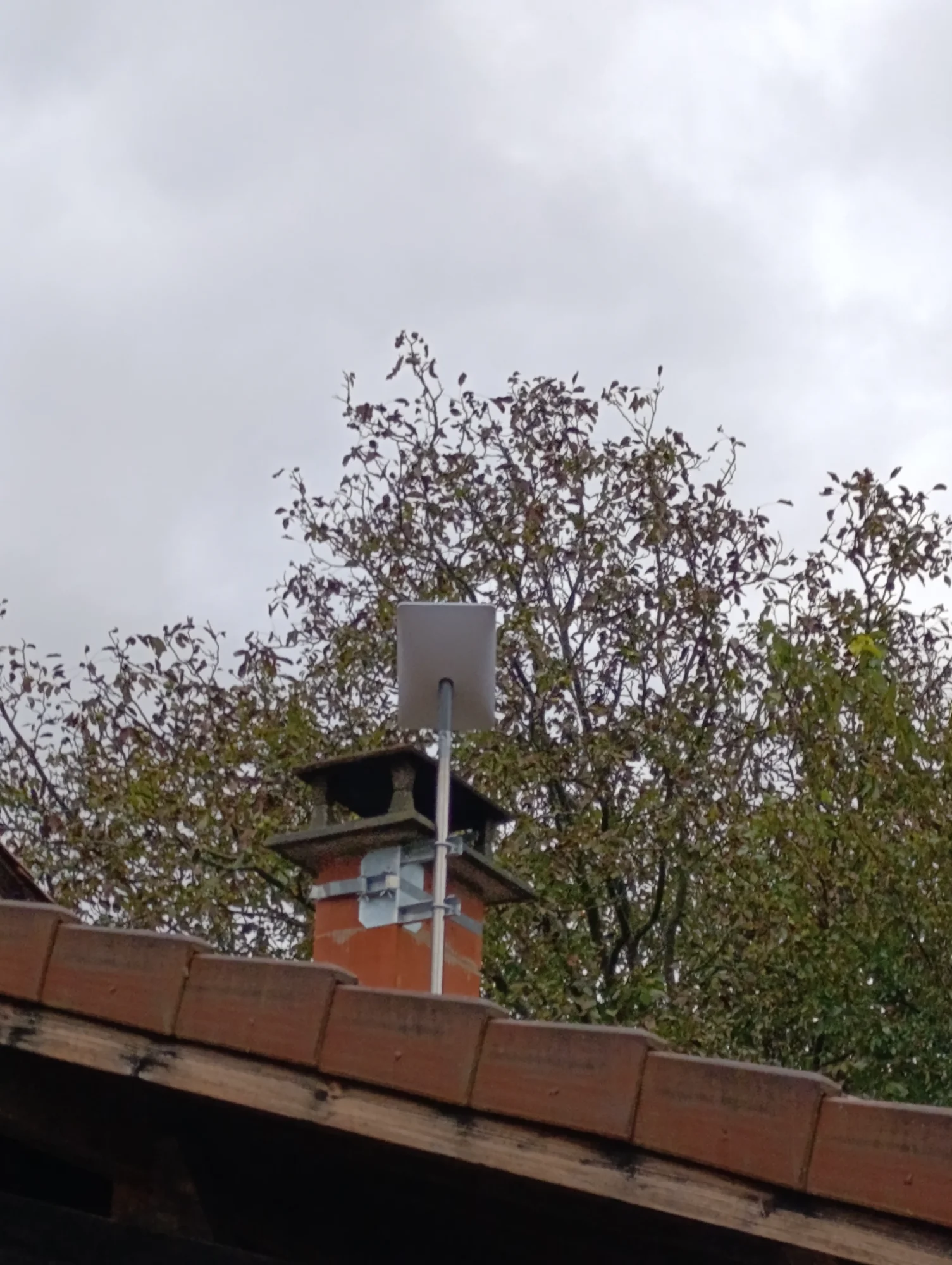 Installation Starlink sur cheminée