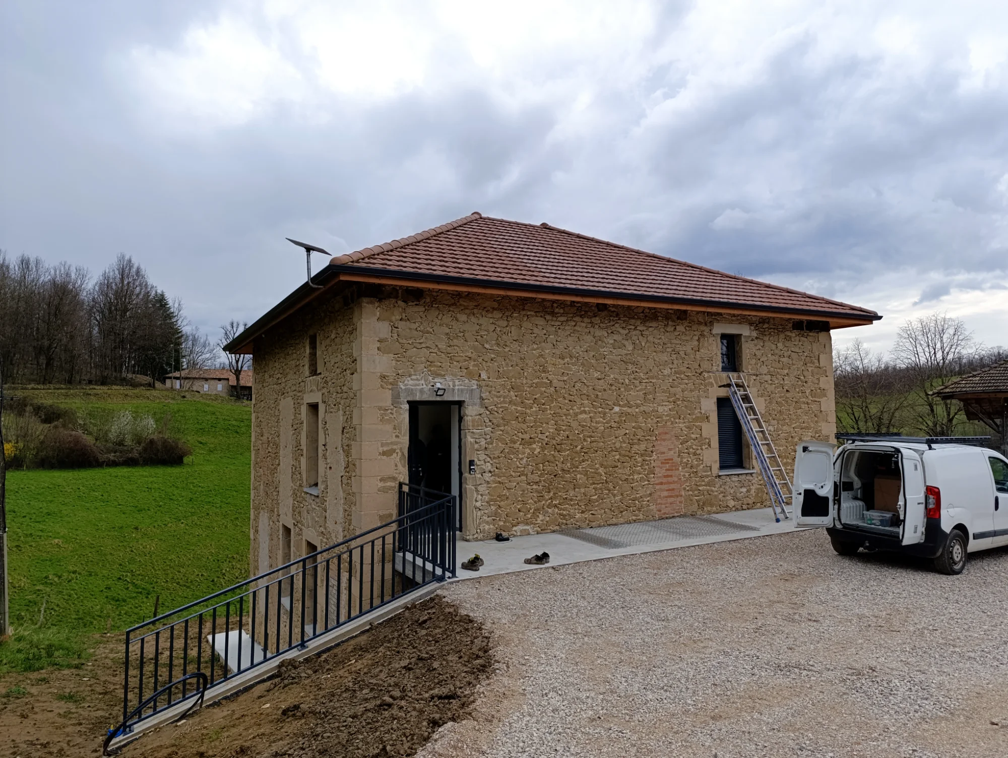 Installation Starlink maison en pierre